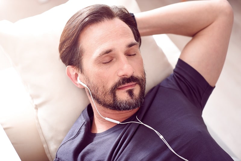 Does-Music-Help-Us-Fall-Asleep