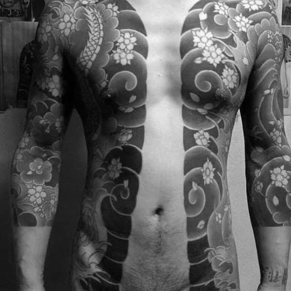 half-chest-guys-shaded-wind-clouds-with-splashing-water-japanese-tattoo